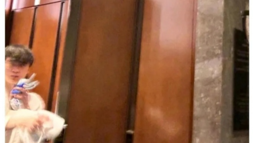 粉丝拍下Faker在酒店游泳，还发到了网上