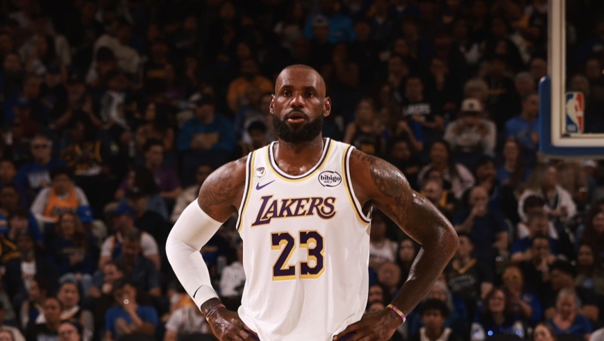 湖人三巨头66分血洗勇士 巴克利道歉：四冠勇士被打成G联盟球队