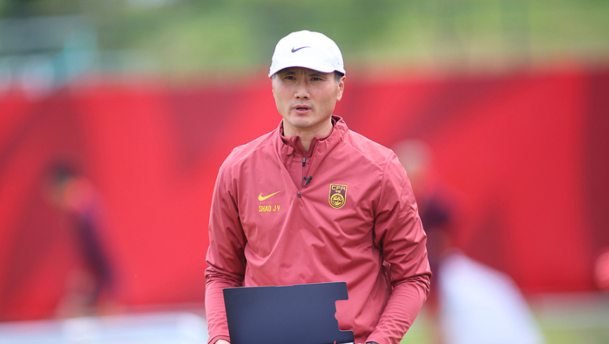 45岁邵佳一：执教国足必须进世界杯！没这志向，我就不合格
