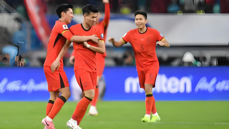 体坛记忆｜国足巅峰一战封神，娴熟配合加犀利进攻，韩国门将懊恼不已