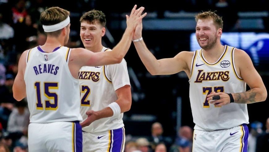 冲上西部第三！东契奇再组三巨头！湖人不需要詹姆斯了