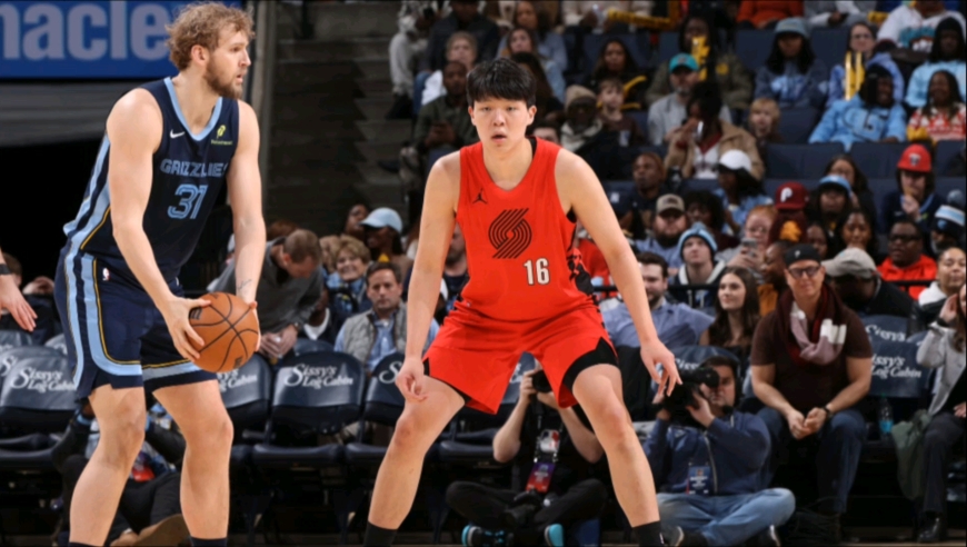 生涯首次先发！杨瀚森12.8集锦，连续单挑扎克伊迪太秀了