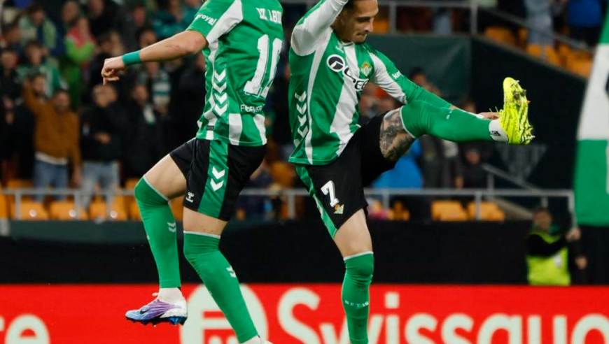 一场2-1改写两队命运，安东尼神了：独造2球，率队杀入16强