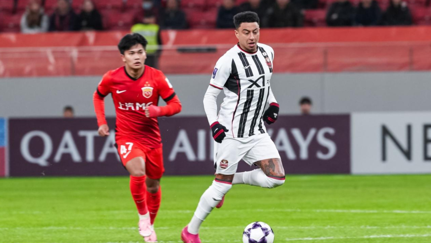 林皇开始猖狂，亚冠下半场闪击破海港，被队友簇拥着“加冕庆祝”