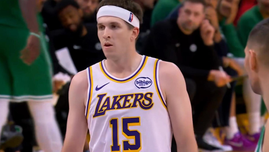 对轰！湖人凯尔特人半场前一分钟对轰15分 詹姆斯钉板大帽杰伦布朗