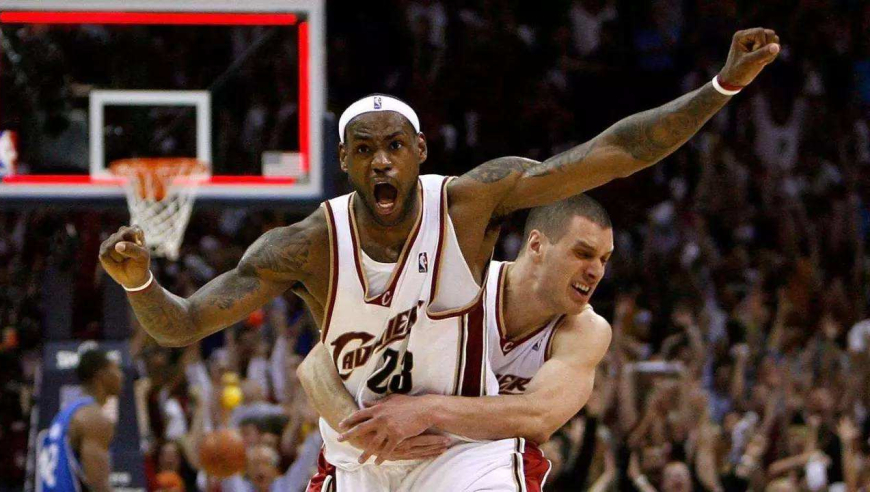 首个MVP！09年常规赛詹姆斯十佳球：大帽姚明+极限绝杀勇士