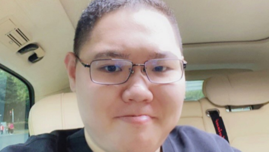 PDD复播无望，刚出院就跟粉丝汇报，身体又经历了一次大手术