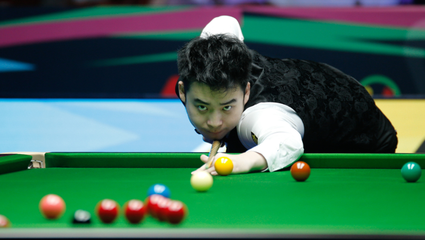 比分53-48 斯佳辉灵魂解球母球摔袋 赵心童接盘反杀成功