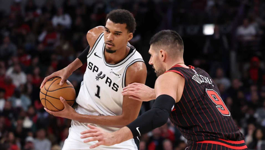 Top时刻 | 文班五佳球：单臂擎天极限血帽 关键三分大心脏