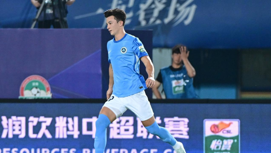 带球进场！深圳开局1分钟闪击，成都防线超巨失误直接停给对手