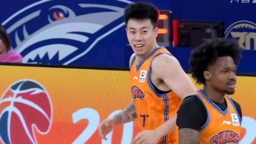 上海击退江苏全场集锦 李弘权18+8 张镇麟大秀空接暴扣