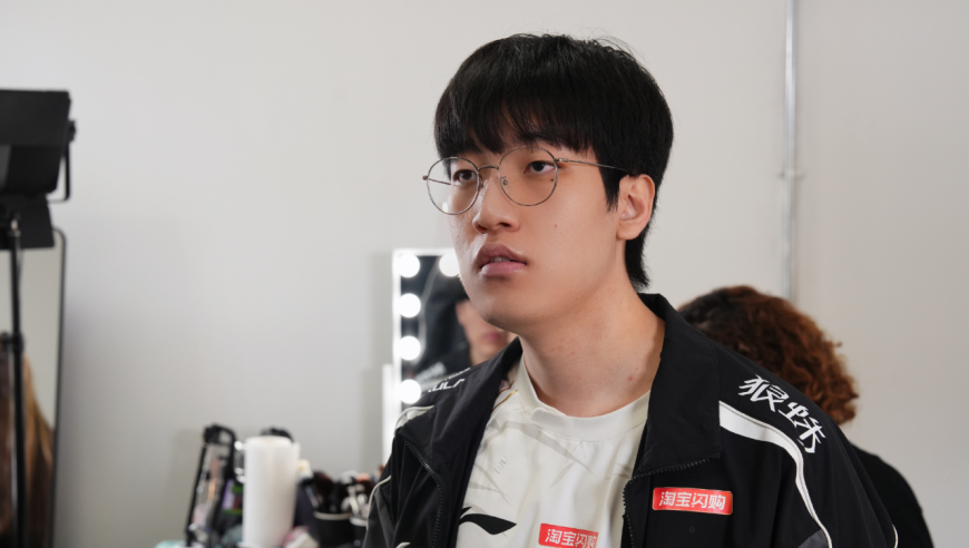 爆料AL帮Tarzan拿到绿卡，解决兵役问题并和AL续约