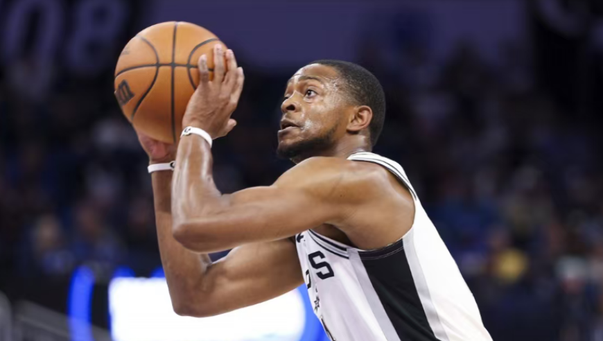 湖人爆冷！东契奇35+8里夫斯拉胯，斯玛特26+3尽全力，老詹19+15