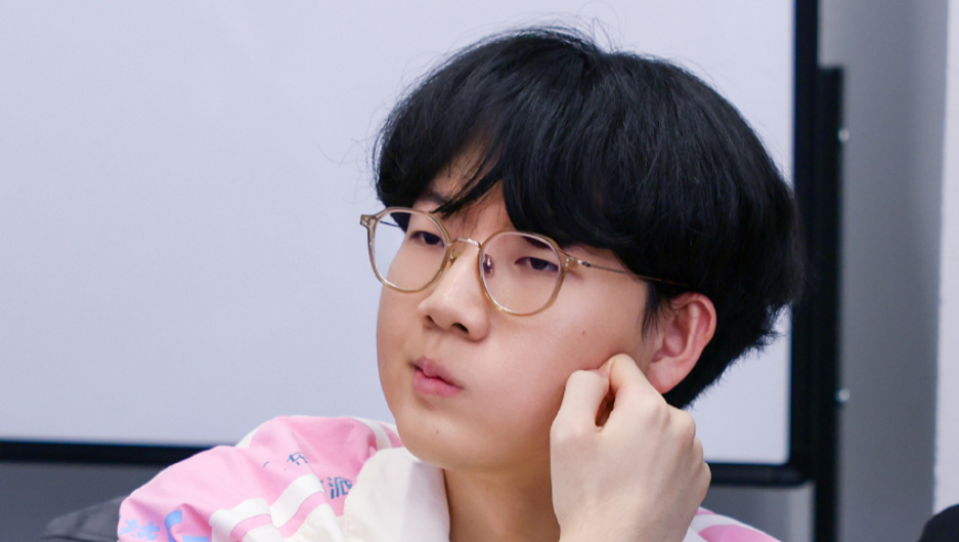 BLG再次出现宫斗传闻，官方发布选手合照，故意不让一个人出镜