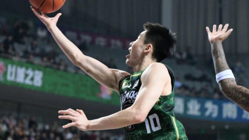 郭昊文半场22分拉维特29+10，王哲林历史第12人，同曦险胜上海