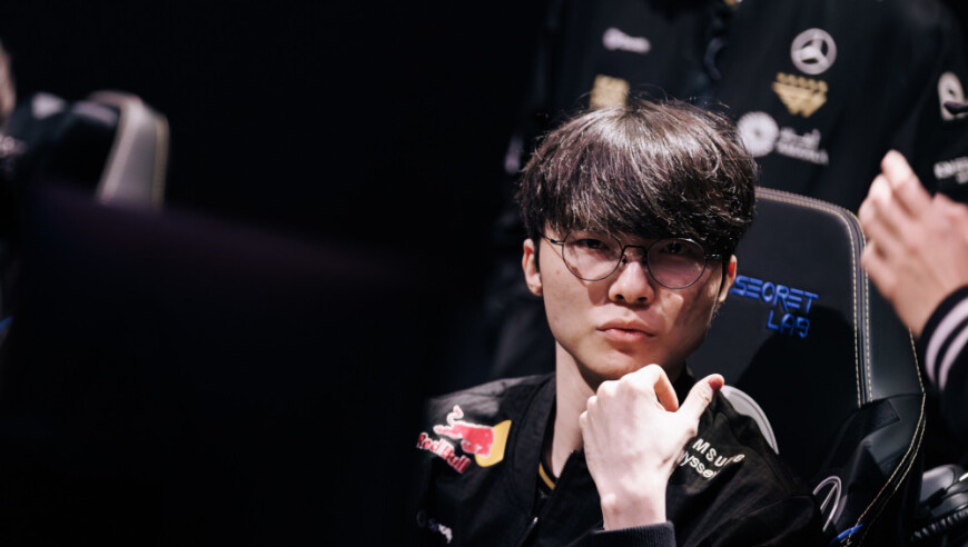 职业生涯第六冠，Faker采访感慨：之前我认为夺得S冠并不难，这次好像更有难度了