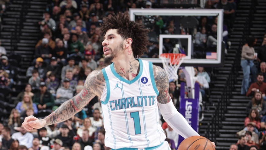 黄蜂狂赢55分连创纪录！三球生涯之夜 科迪正负值-60创历史新低