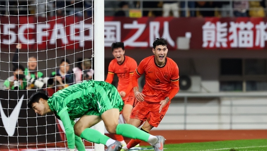 国足一场2：0让韩国媒体一夜破防大呼耻辱，球迷扬眉吐气，恐韩症从此可以休矣