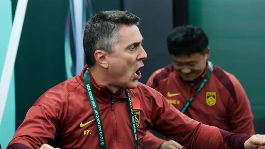 央视官宣！国足冲亚洲杯冠军，足协重要决定：安东尼奥新职位曝光