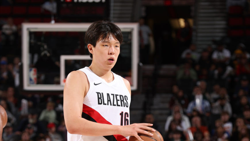 没机会！杨瀚森末节表现完整回顾：垃圾时间登场 全程折返跑