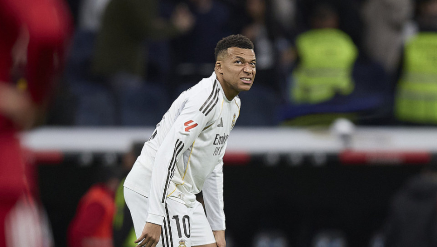 伤3周！曝姆巴佩瞒伤连踢3场只为破C罗纪录，球迷怒喷：私心太重