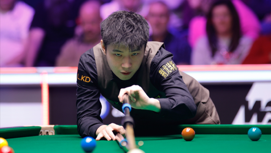 这杆粉球太意外！赵心童低级失误葬送比赛，张安达6-2大胜晋级八强！