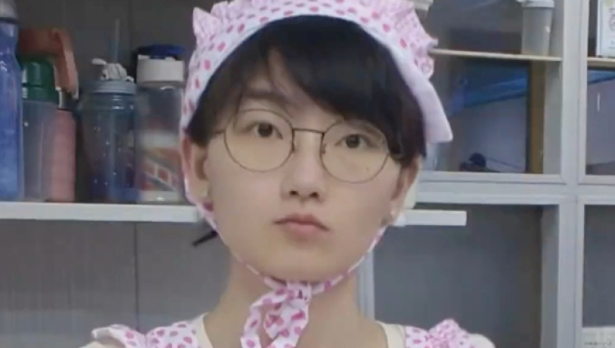 女网友莎赫儿哗众取宠，穿女仆装参加各种活动，引起faker粉丝不满