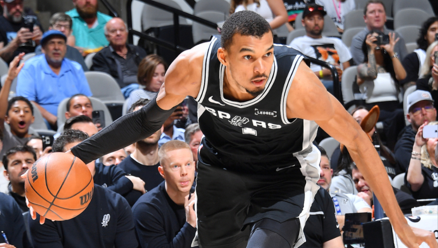 攻防统治！文班vs活塞38+16+5帽集锦：打爆杜伦帽晕坎宁安