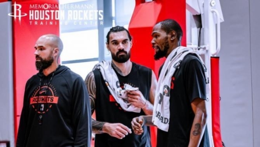 火箭队快速变阵！8人轮换变10人，2位老将获重用，第3中锋遭无视