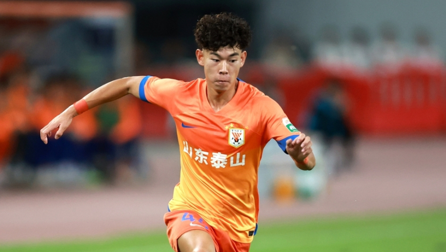 留洋四年一无所获，中超换三队零进球，22岁昔日国足天才何小珂加盟苏超