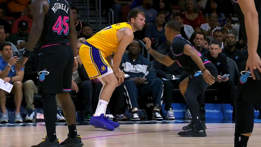 打穿了！斯玛特与东契奇连造热火三分犯规六罚全中 湖人气势如虹