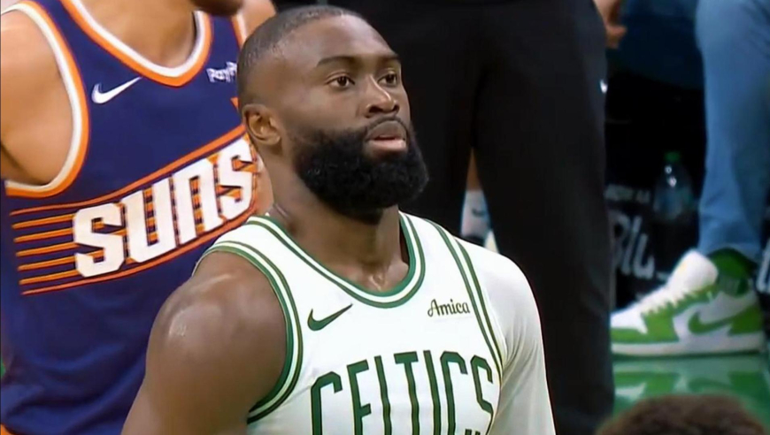 凯尔特人太阳决胜时刻：杰伦布朗无解单打 绿军三分钟轰12-1定胜局