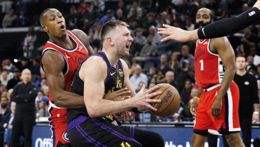 湖人9战6负跌下王座！快船咸鱼翻身14胜3负，同城德比格局彻底翻转！