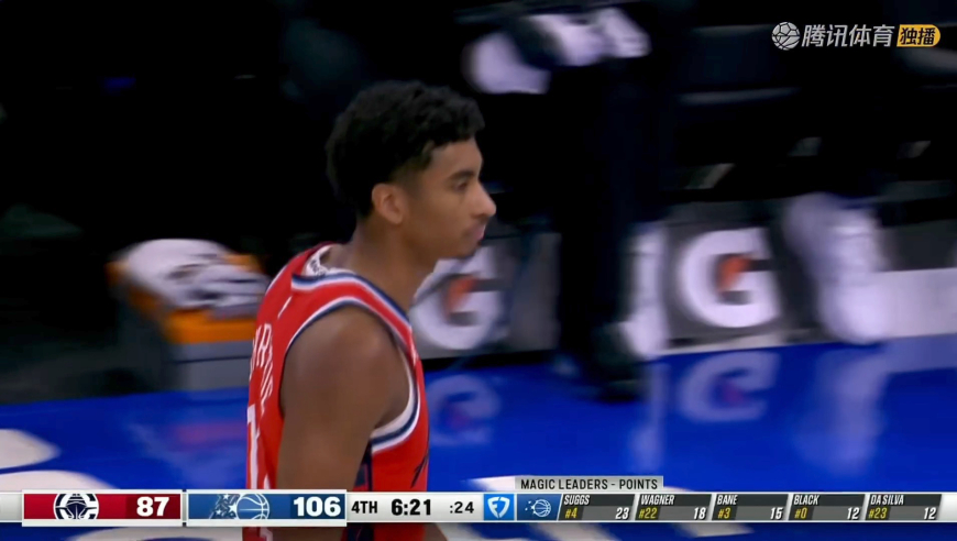 迟早要内讧！快船防守连续犯规 祖巴茨摊手质疑克里斯蒂