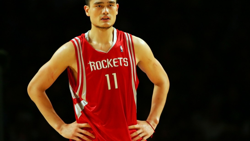 年轻姚明咋打球的？05年火箭对灰熊 姚明狂砍29+7 暴扣不断