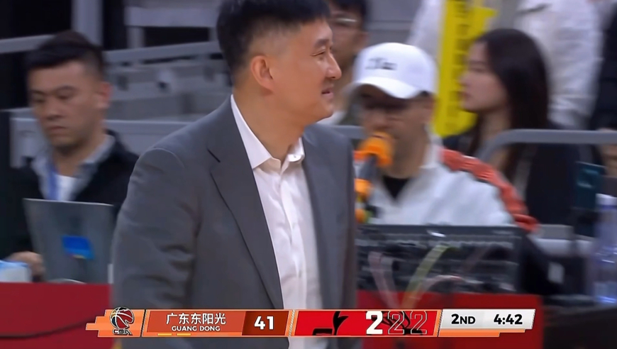 气晕了！广东队连续失误 杜锋紧急叫停嘴里直接爆出国粹