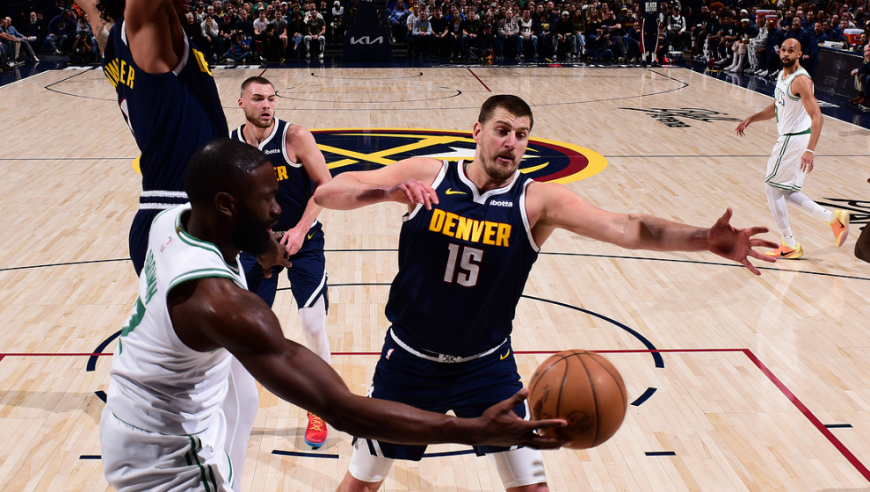 约基奇vs凯尔特人集锦：轰30分12篮板6助攻+肆虐绿军内线