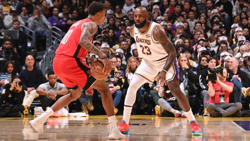 外网之声 | 湖人年终大战被胖揍，攻防都漏洞詹姆斯已成累赘？