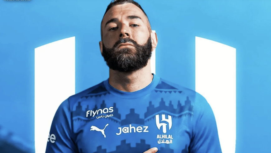 官宣！38岁本泽马加盟利雅得新月+签约1年半 C罗罢赛抗议遭到无视