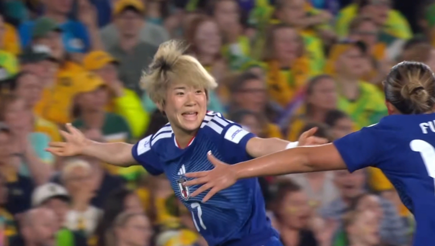 女足亚洲杯决赛日本轰惊艳世界波，澳洲防线全员看呆门将无能为力