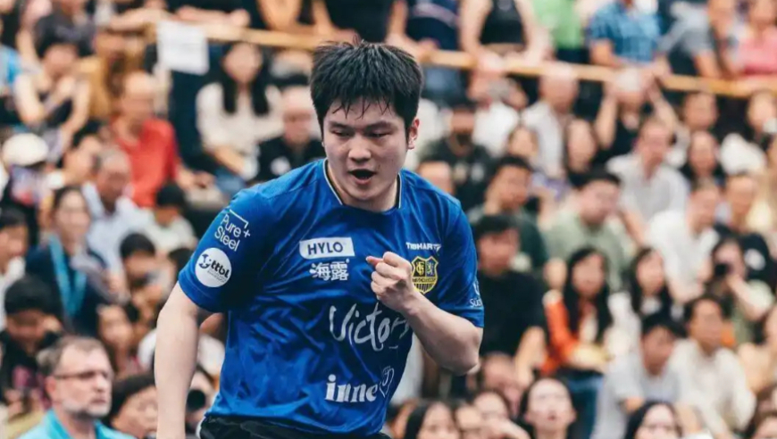 7小时4胜封王！樊振东夺冠被队友抛起三次，领奖台让出C位太圈粉