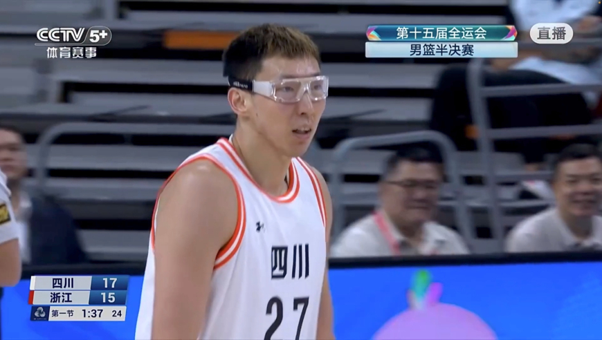 四川浙江最后6分钟：余嘉豪隔扣+关键三分 周琦胡金秋双塔停止运转