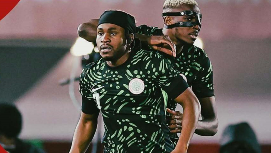 败人品！卢克曼两次助攻奥斯梅恩破门反遭怒吼责骂，直接被主帅换下球迷送他阵阵嘘声