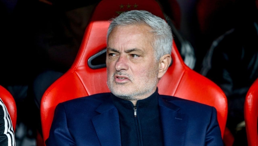 欧冠2-0,62岁穆帅双手插兜:率队掀翻意甲第2,巴雷罗脚后跟破门