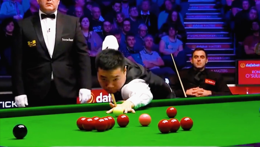 体坛记忆｜丁俊晖最刺激的一杆，神仙翻袋燃爆全场，火箭激动的连连跺