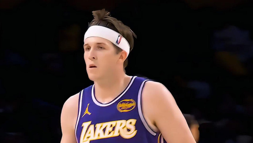 三巨头发威！詹姆斯里夫斯东契奇联手助湖人轰出7-0攻击波打停马刺