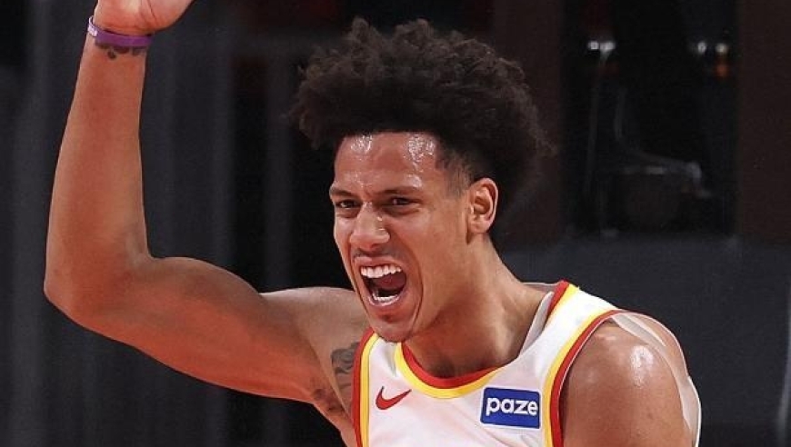 鹰王21+9+9+2，水货状元郎半场16分，老鹰力克篮网豪取8连胜