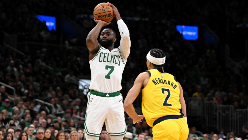 杰伦布朗vs步行者31分全过程：末节14分+逆天三分完成惊天逆转