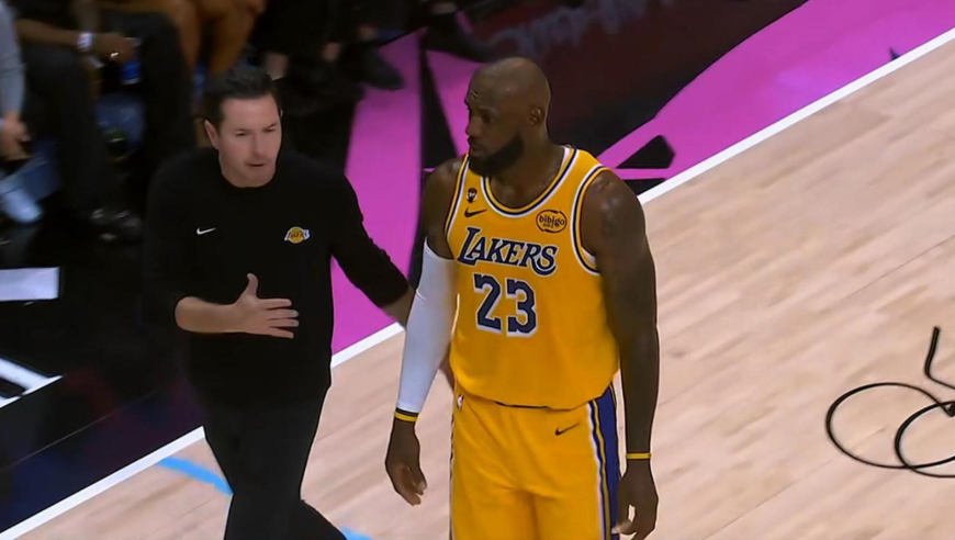 湖三疯降临！湖人五人得分打出团队篮球 第三节狂轰15-1反超热火