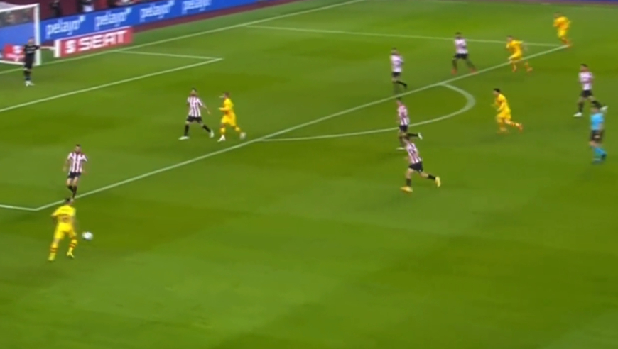 体坛记忆｜即使梅西4分钟上演梅开二度，为巴萨获得冠军，最终还是被抛弃遗憾离开！